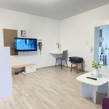 Perfekte 1,5 Wohnung Zentral In Leonberg Gegenueber Einkaufzentrum Bagian luar foto