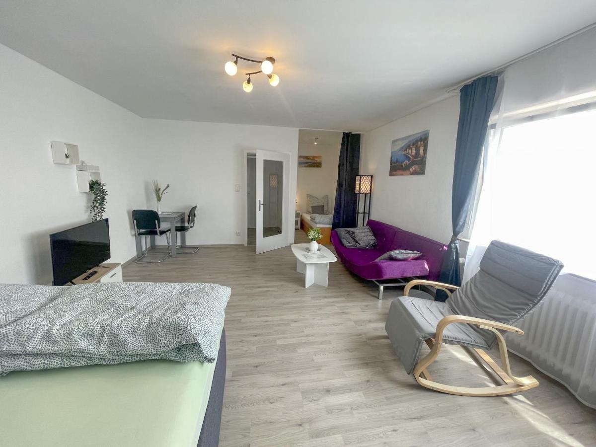 Perfekte 1,5 Wohnung Zentral In Leonberg Gegenueber Einkaufzentrum Bagian luar foto