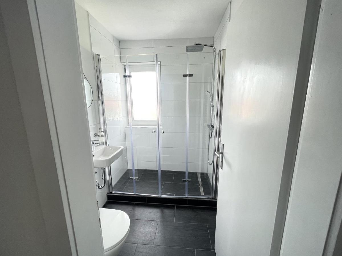 Perfekte 1,5 Wohnung Zentral In Leonberg Gegenueber Einkaufzentrum Bagian luar foto