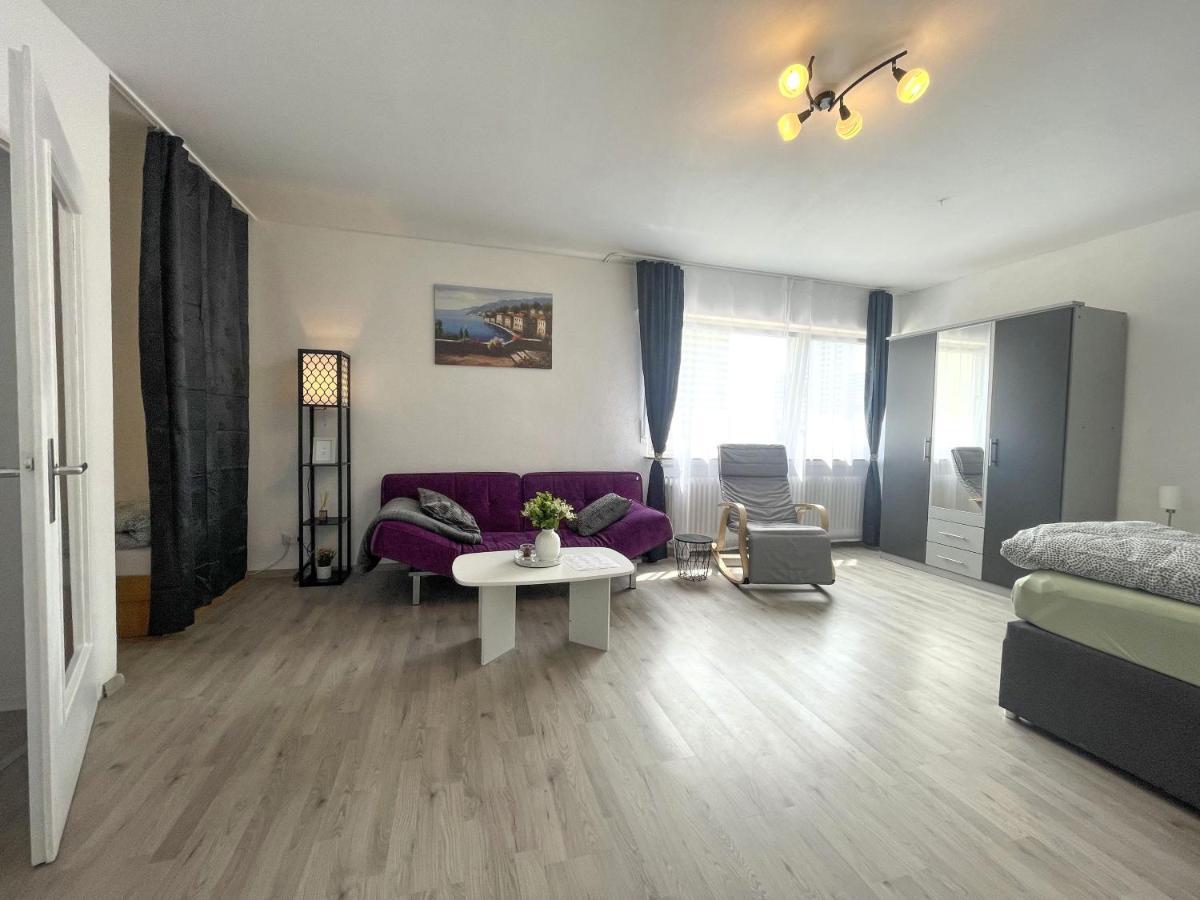 Perfekte 1,5 Wohnung Zentral In Leonberg Gegenueber Einkaufzentrum Bagian luar foto