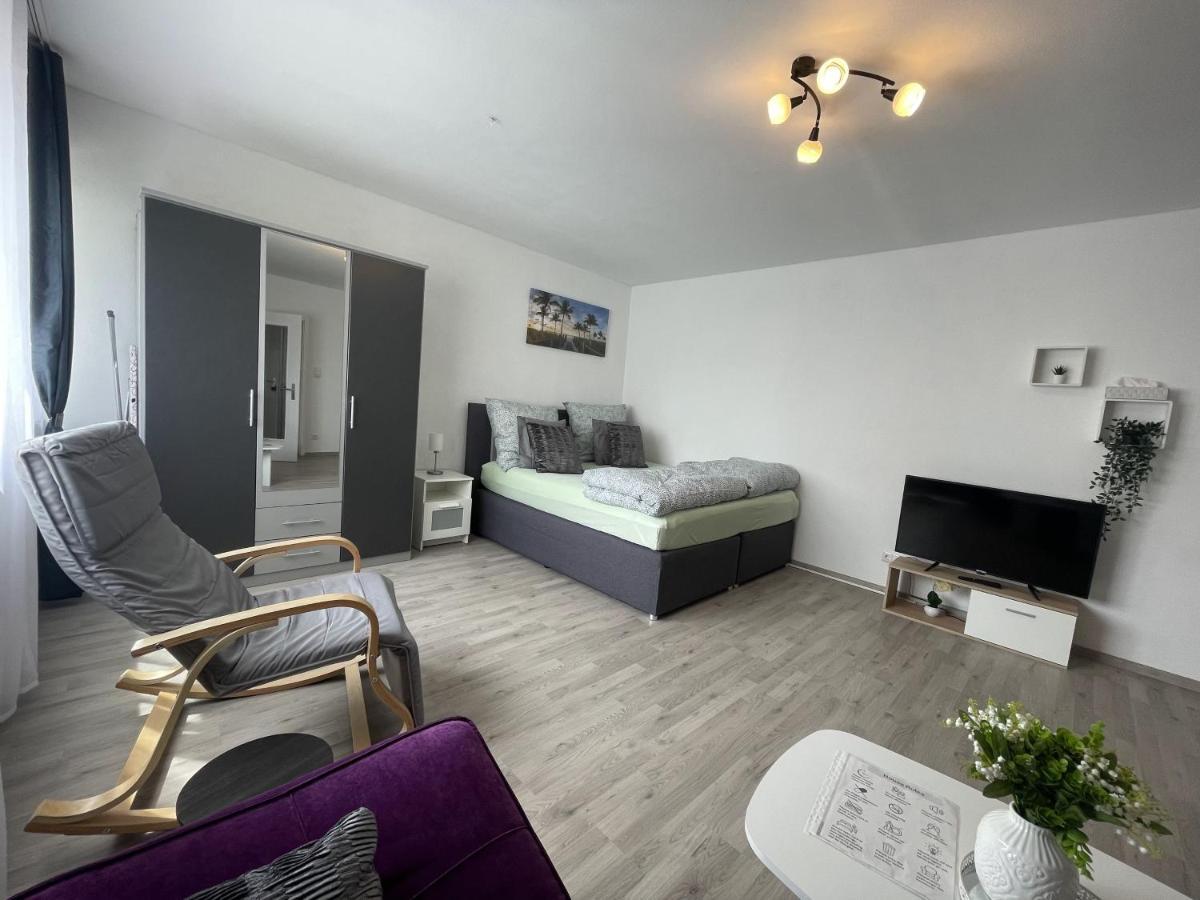 Perfekte 1,5 Wohnung Zentral In Leonberg Gegenueber Einkaufzentrum Bagian luar foto