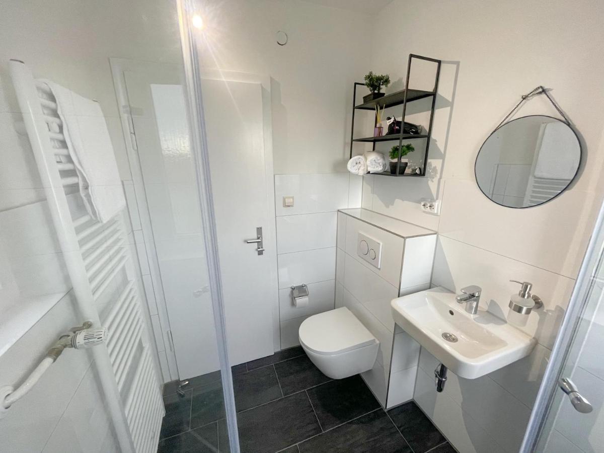 Perfekte 1,5 Wohnung Zentral In Leonberg Gegenueber Einkaufzentrum Bagian luar foto