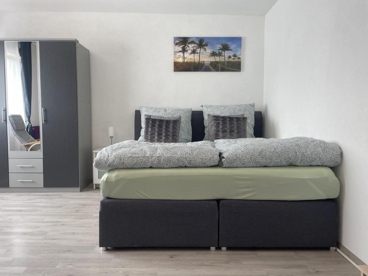 Perfekte 1,5 Wohnung Zentral In Leonberg Gegenueber Einkaufzentrum Bagian luar foto