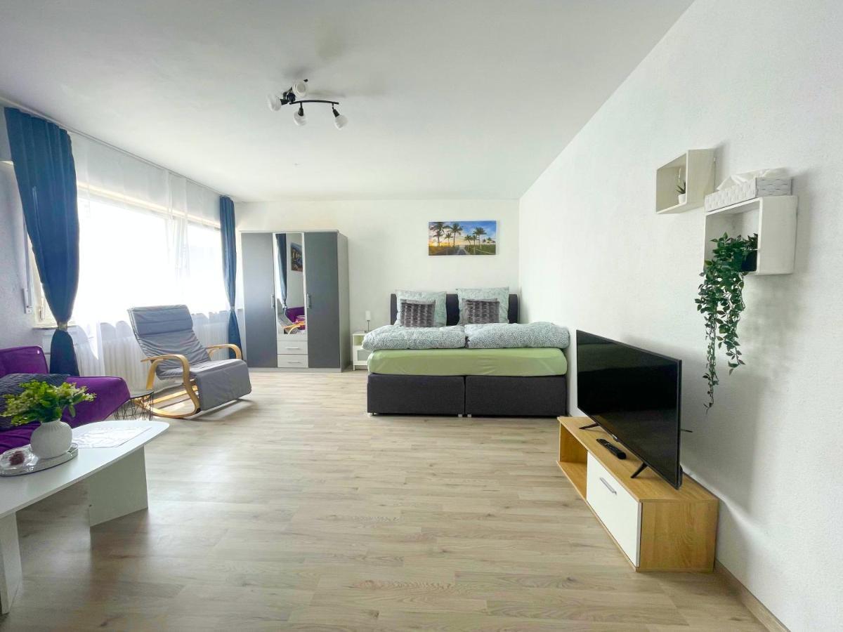 Perfekte 1,5 Wohnung Zentral In Leonberg Gegenueber Einkaufzentrum Bagian luar foto