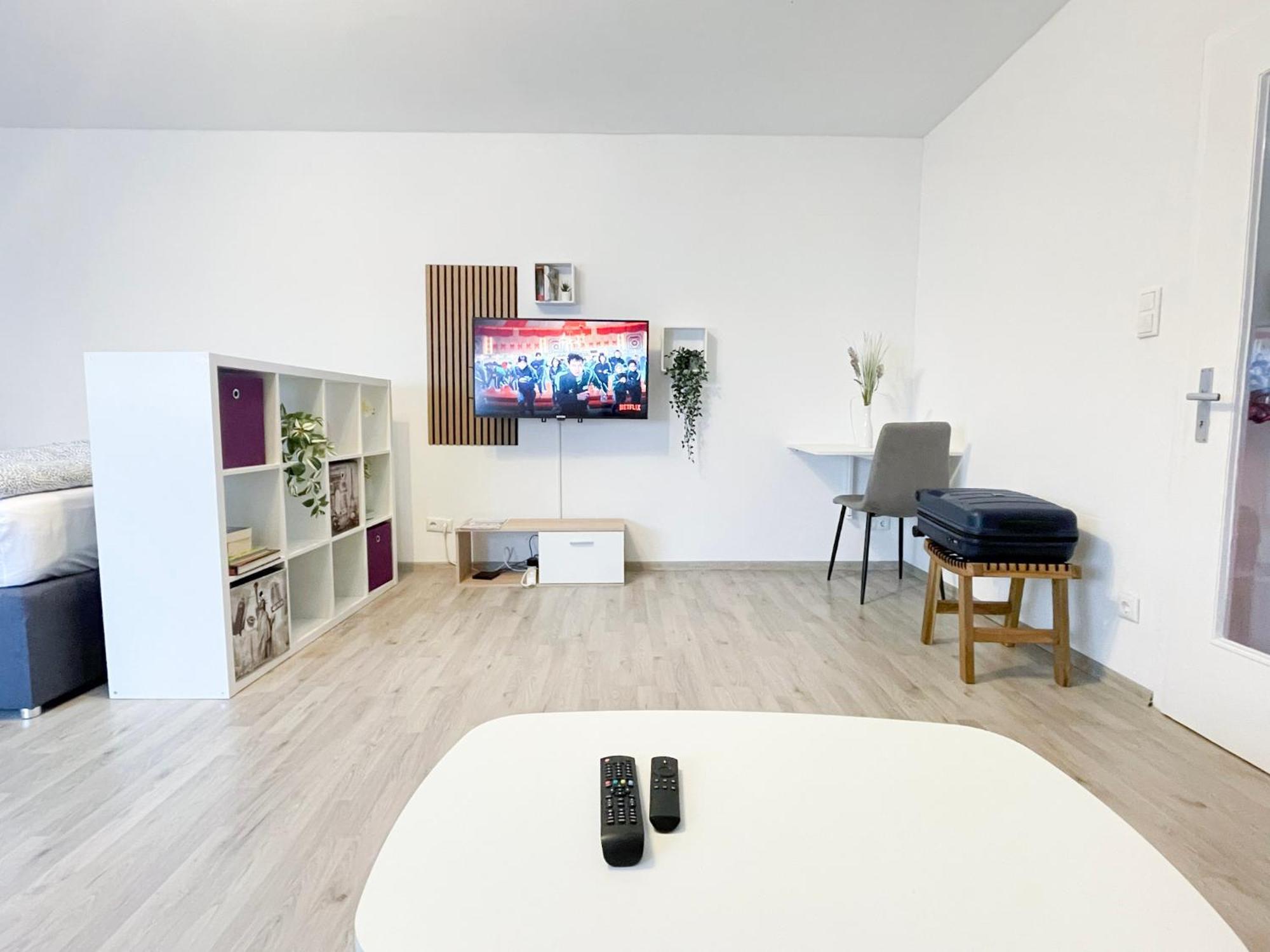 Perfekte 1,5 Wohnung Zentral In Leonberg Gegenueber Einkaufzentrum Bagian luar foto